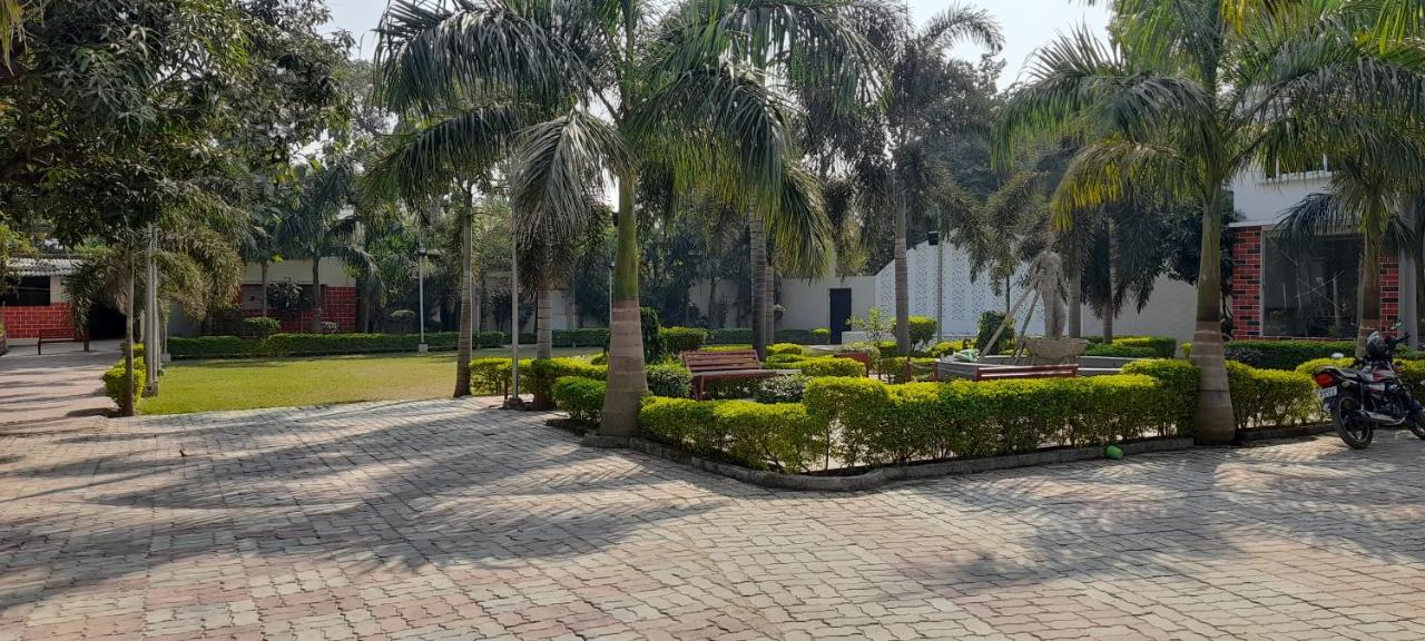 Ashoka Resort & Banquets Begusarai Buitenkant foto