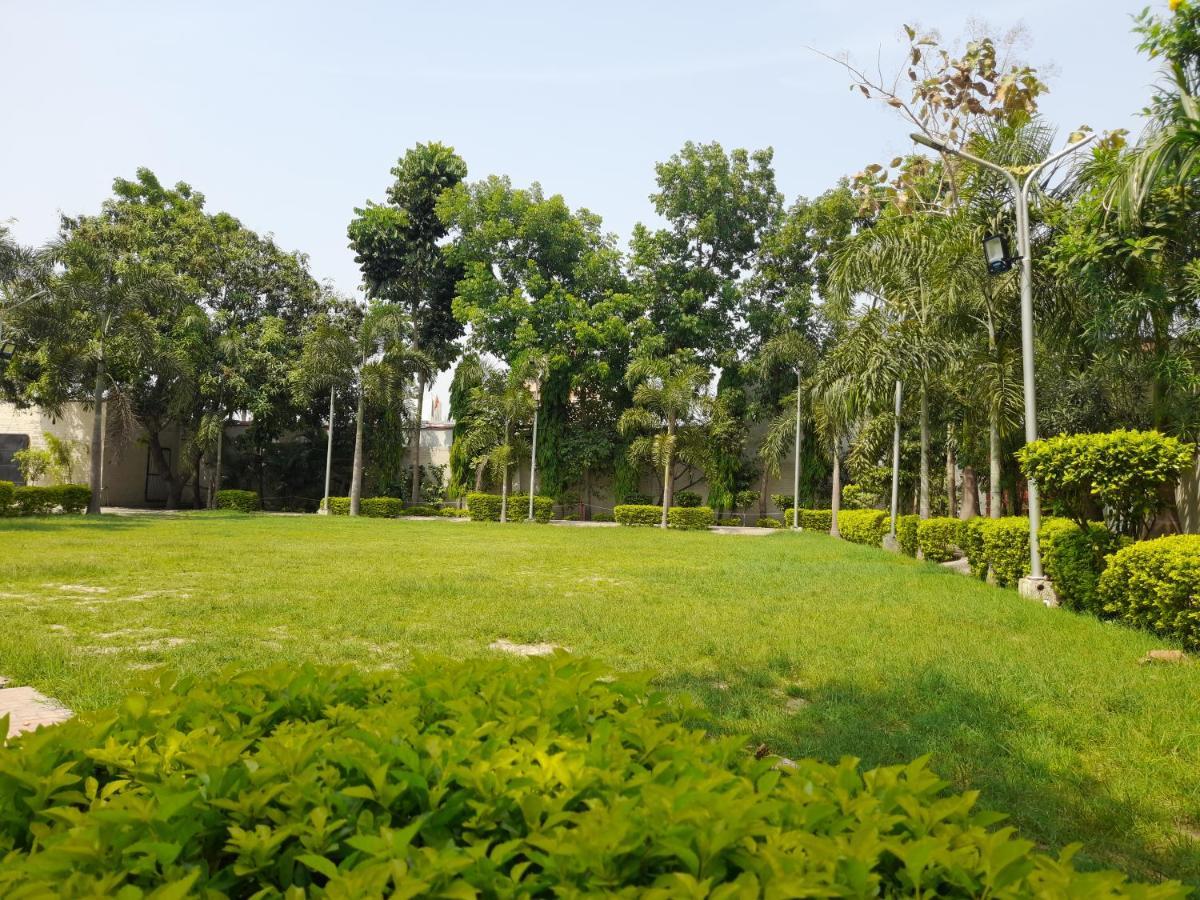 Ashoka Resort & Banquets Begusarai Buitenkant foto